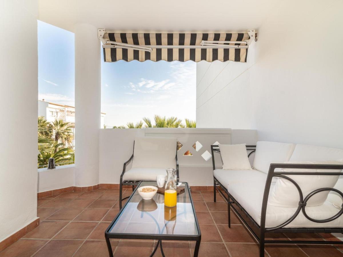 Apartamento Vacation I Beachfront Quiet With Private Access, A Minute Walk From Puerto Banus Marina, 24-7 Security And Parking