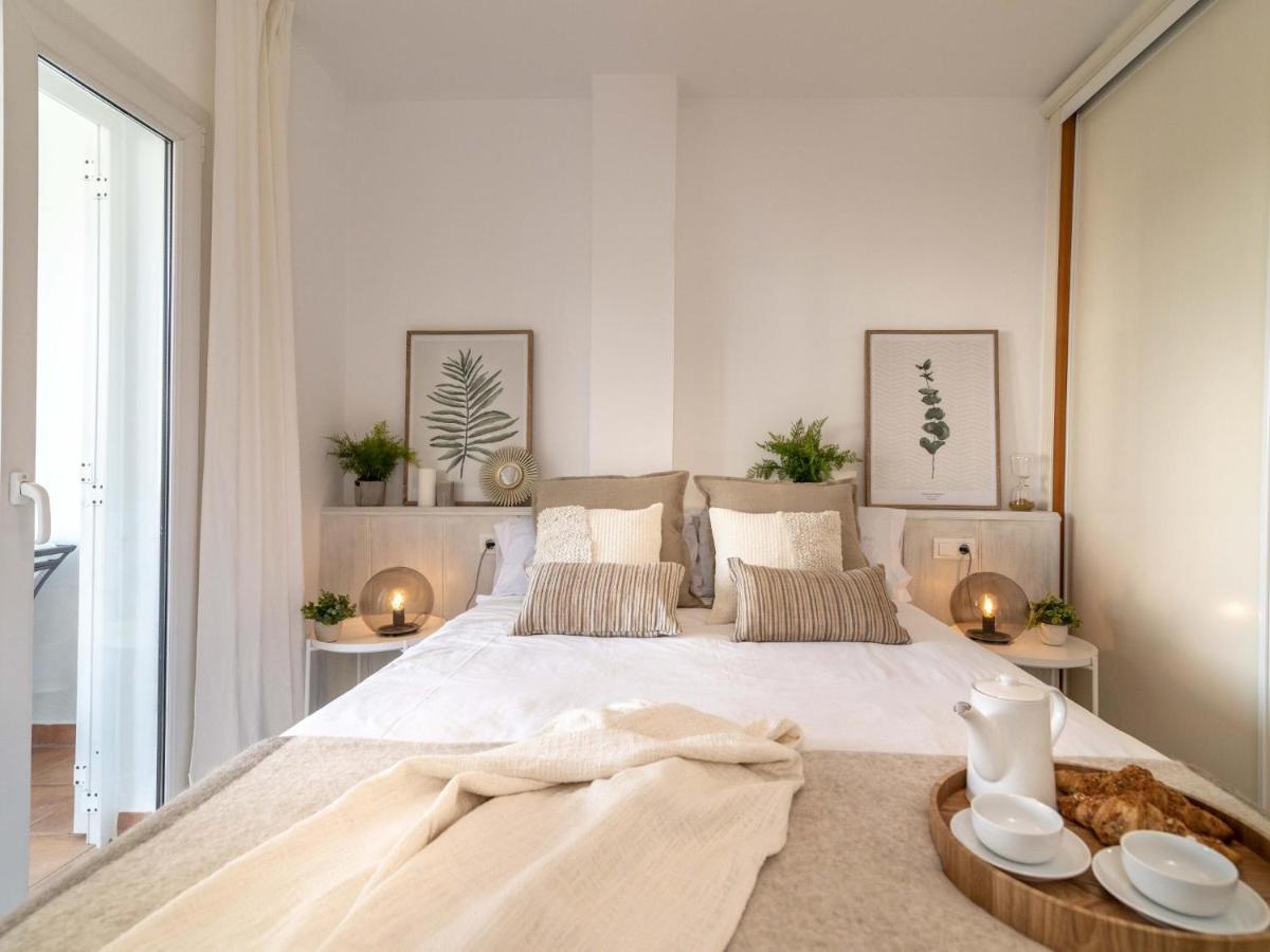 Apartamento Vacation I Beachfront Quiet With Private Access, A Minute Walk From Puerto Banus Marina, 24-7 Security And Parking