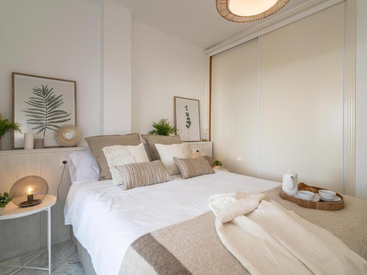 Apartamento Vacation I Beachfront Quiet With Private Access, A Minute Walk From Puerto Banus Marina, 24-7 Security And Parking